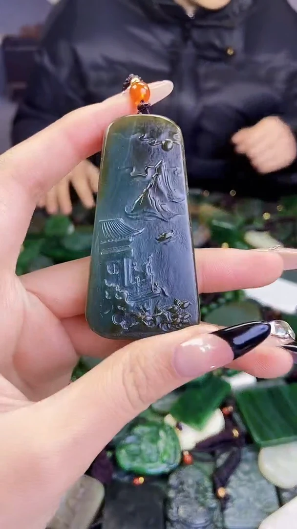颈饰未镶嵌和田玉1