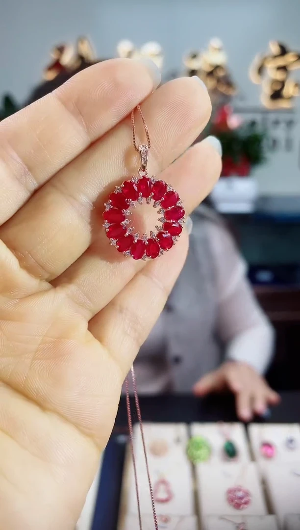 【闪购商品】红宝石颈饰银S925镶嵌吊坠