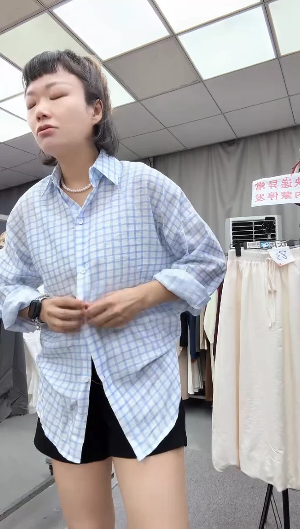主播身上 上衣   漂亮颜色