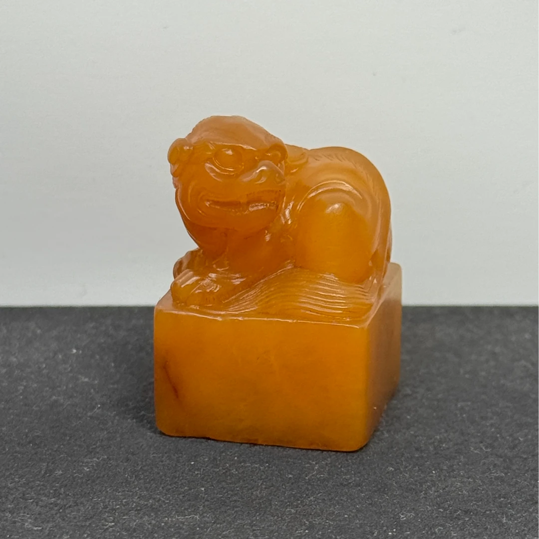 36克田黄冻石《瑞兽》钮方章