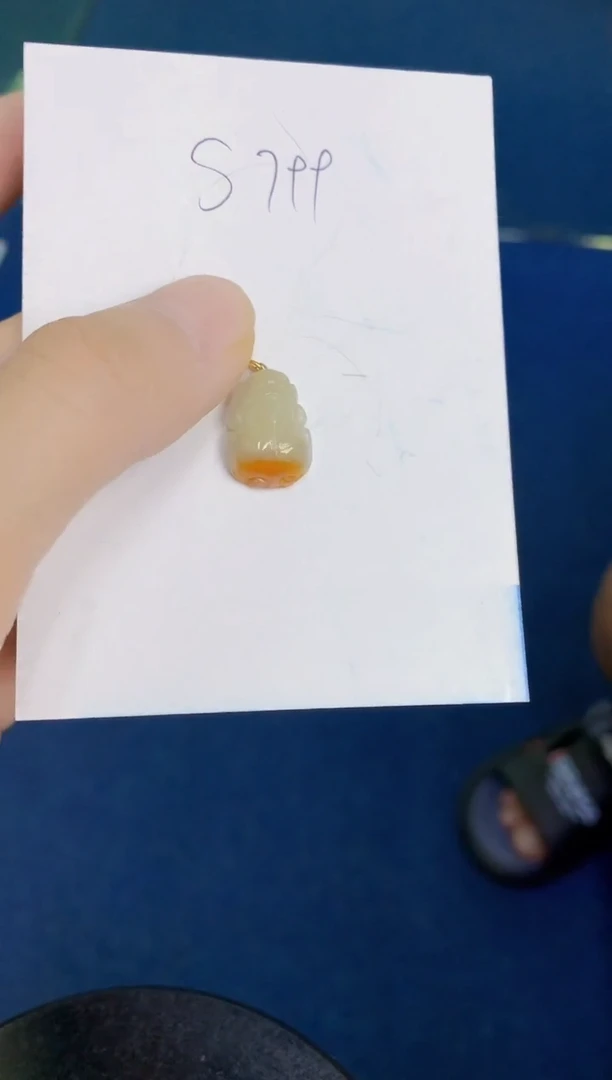 翡翠未镶嵌颈饰000000000