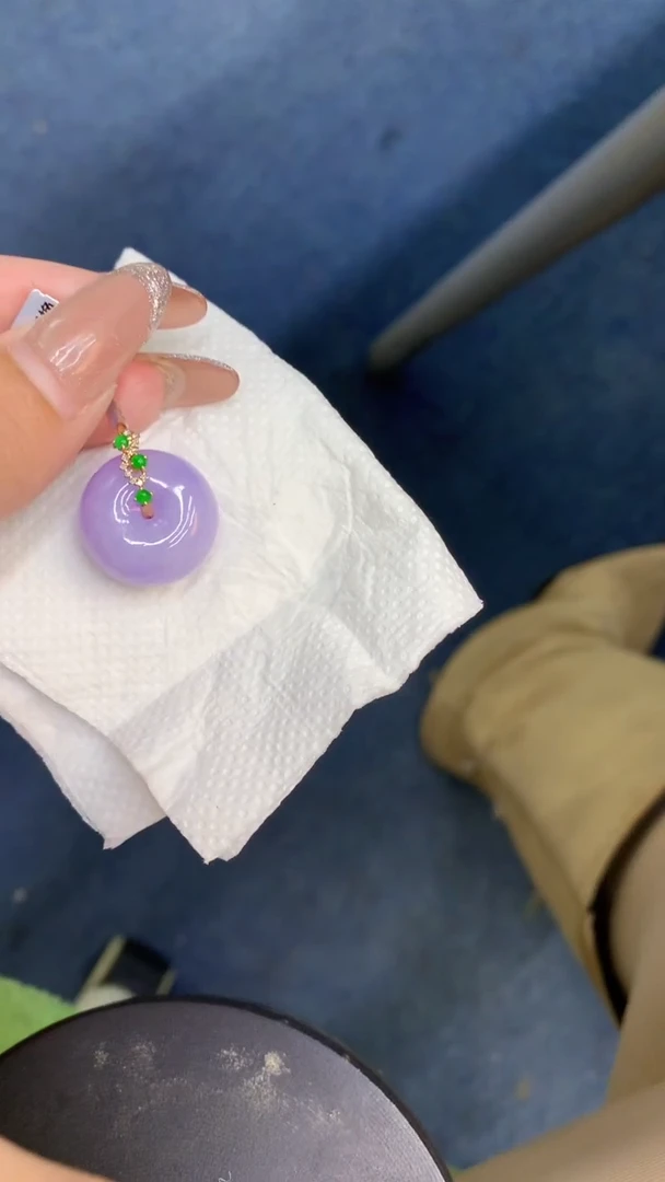 颈饰18K金镶嵌翡翠P***y1