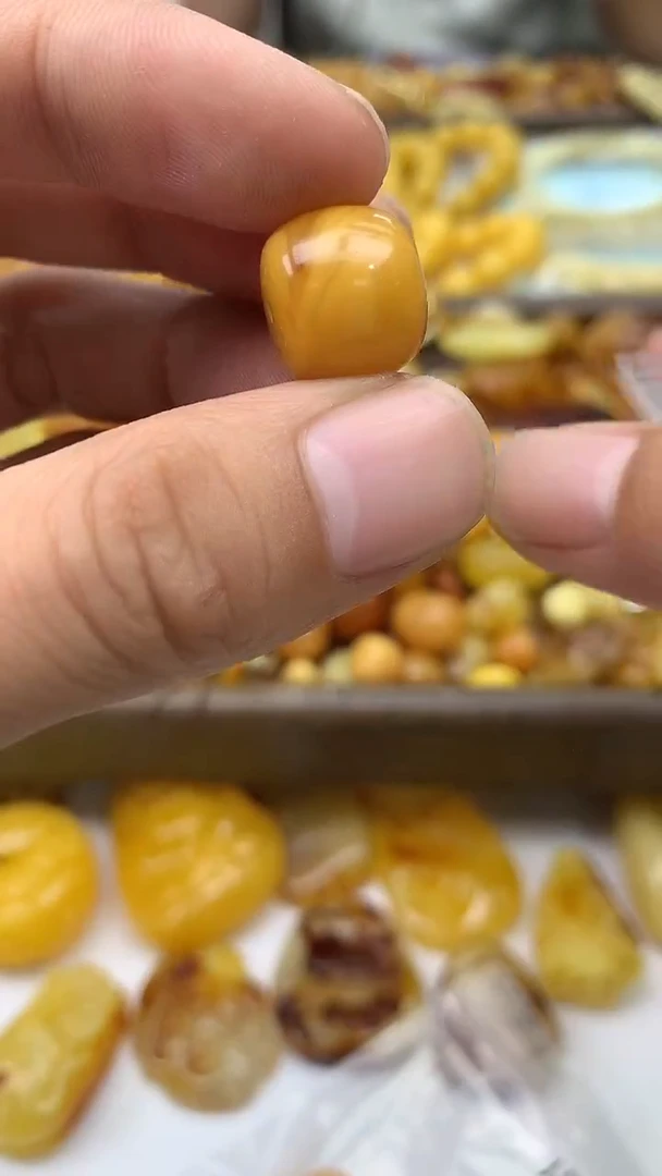 裸石琥珀未镶嵌单珠