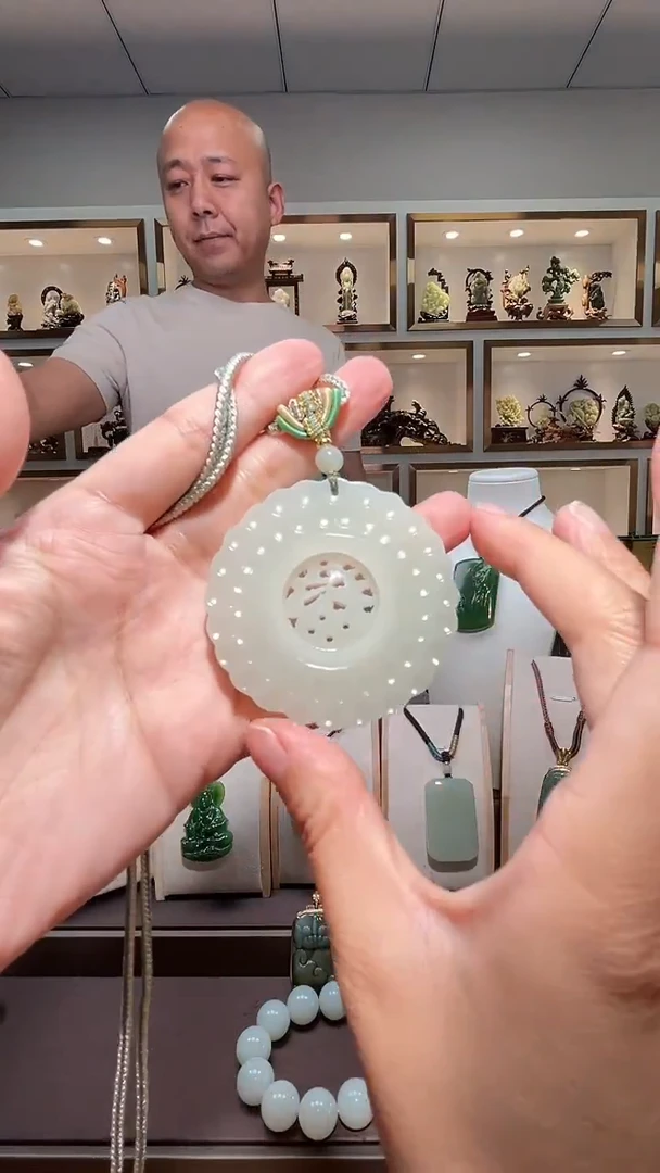 和田玉未镶嵌颈饰苏