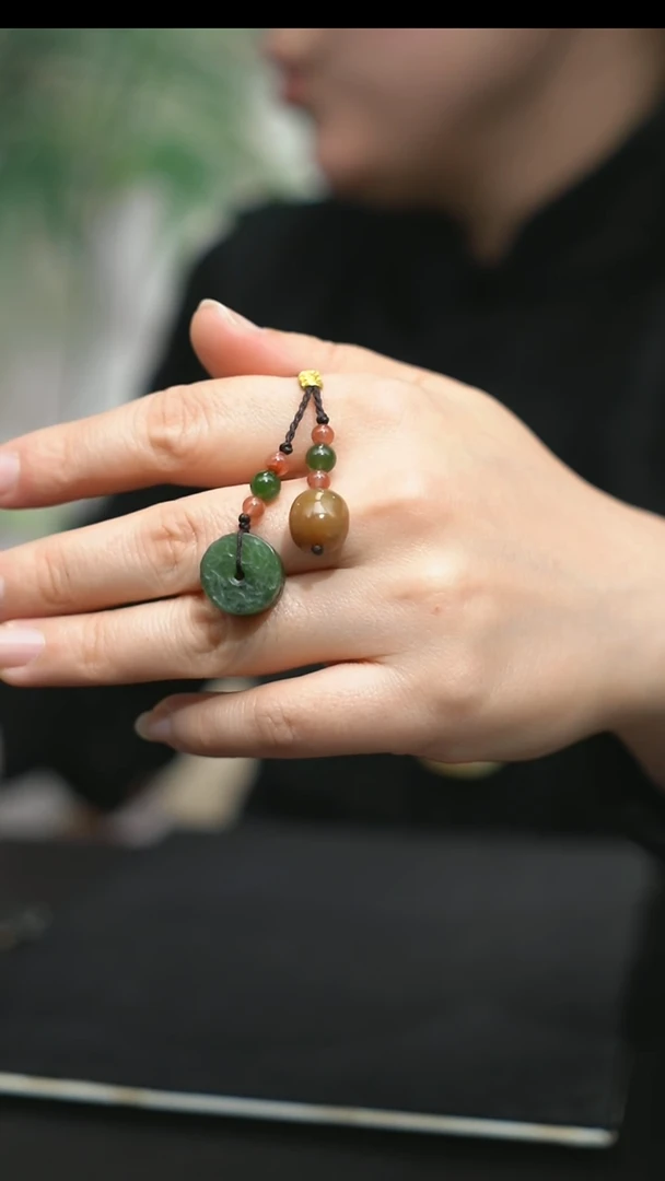 颈饰未镶嵌和田玉包挂