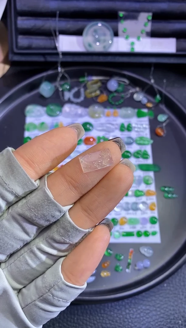 未镶嵌挂件翡翠牌