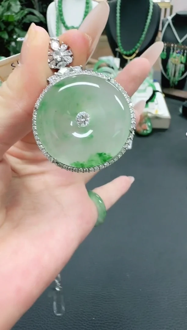 未镶嵌1石英质玉（非洲翠）/2360