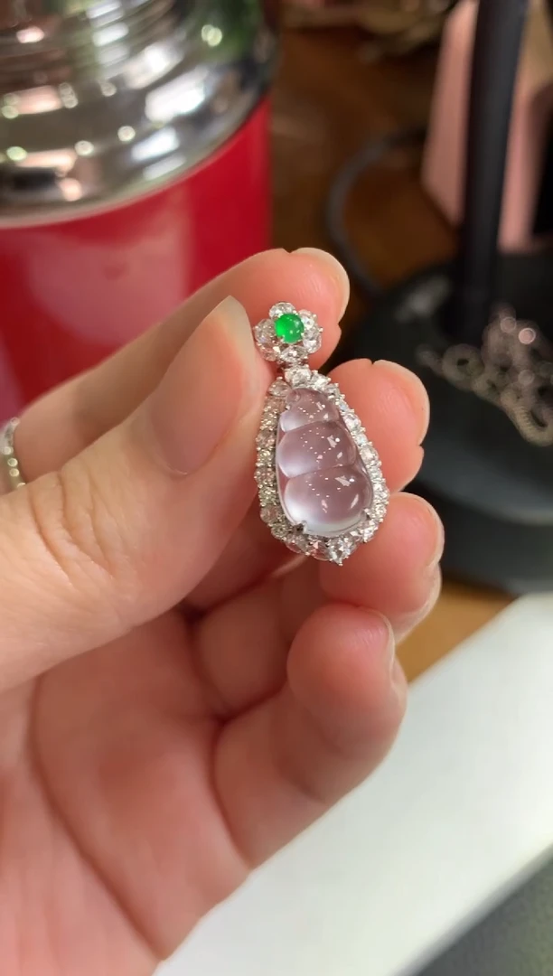 翡翠18K金镶嵌颈饰豆子