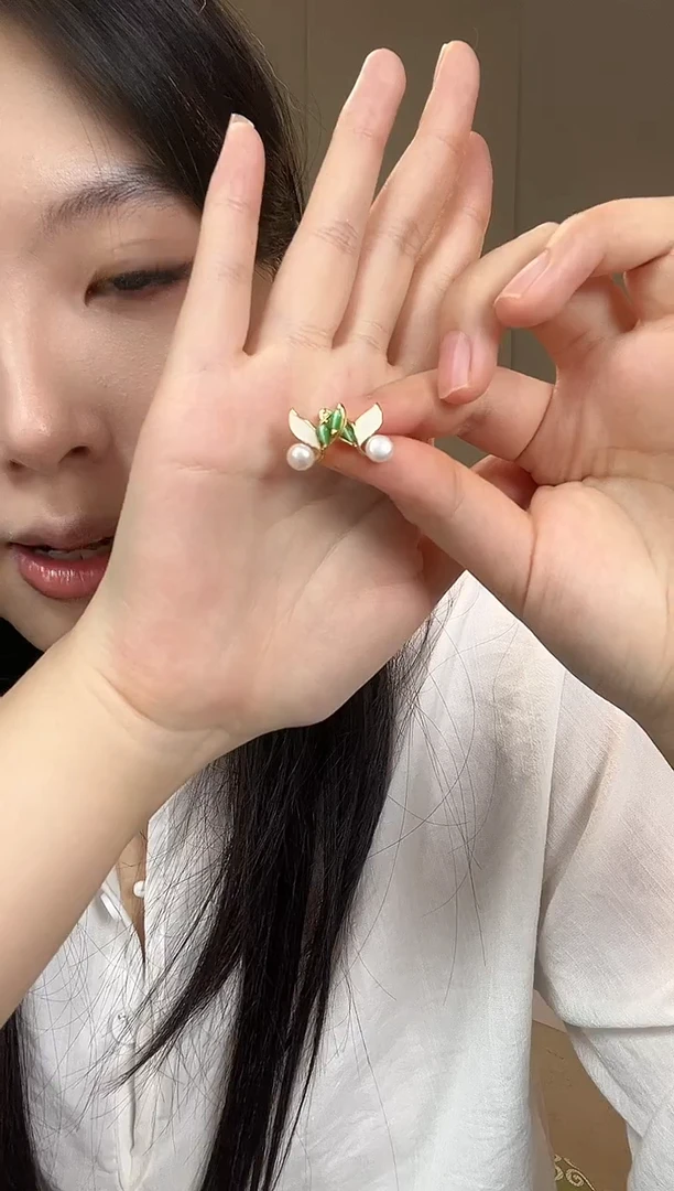 银S925镶嵌耳饰淡水珍珠