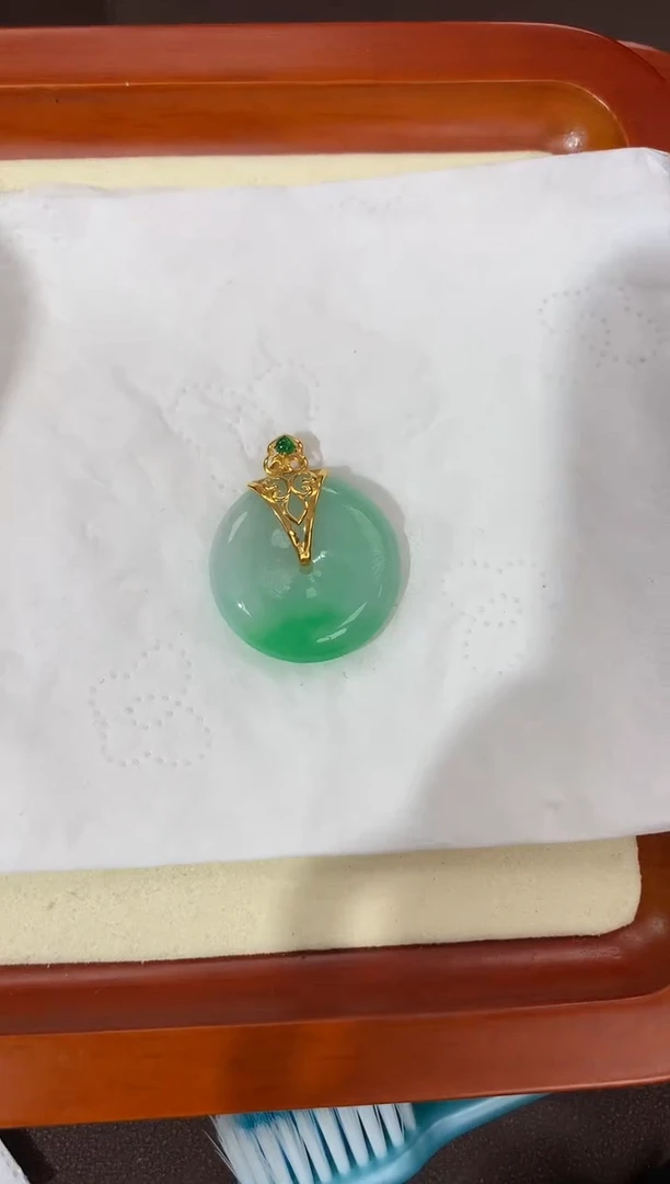 【闪购商品】翡翠颈饰18K金镶嵌天然缅甸a货翡翠