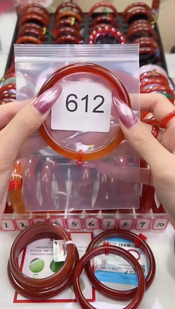 手镯玛瑙/玉髓未镶嵌用****762圈口*B612