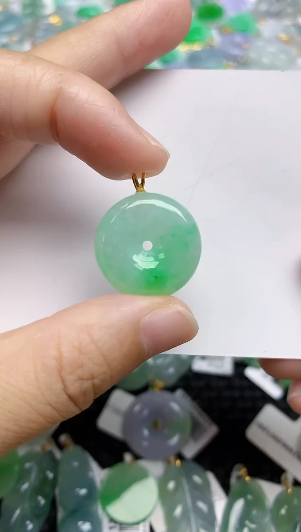 翡翠18K金镶嵌颈饰天然A货翡翠