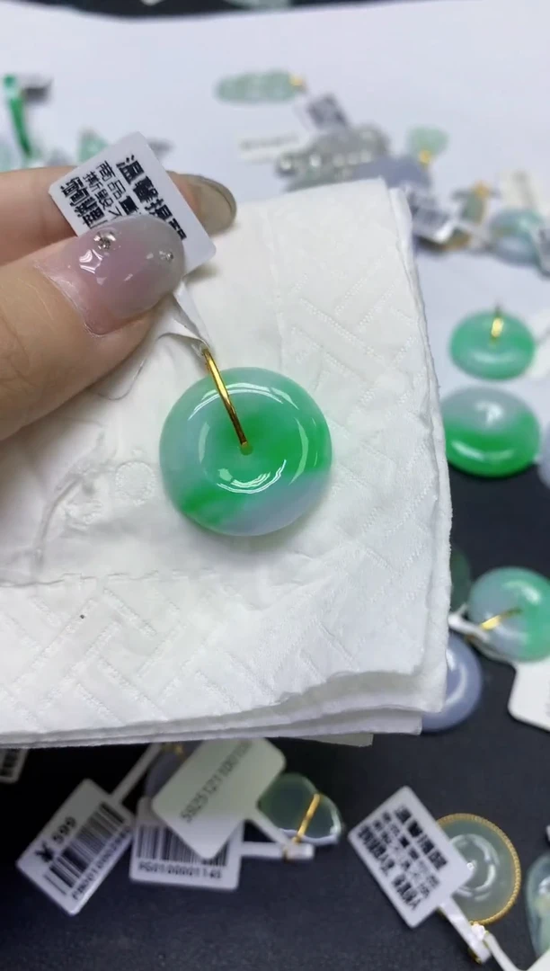 颈饰18K金镶嵌翡翠天然缅甸翡翠A货百元以上9元证书费自理