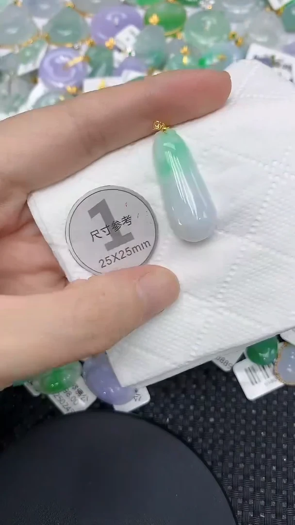 颈饰18K金镶嵌翡翠1111111111