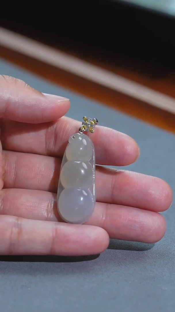 吊坠(不含链)18K金镶嵌翡翠豆子