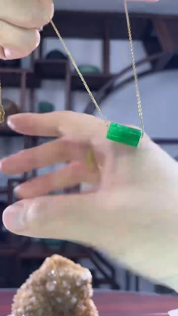 吊坠(赠链)未镶嵌翡翠D72辣绿路路通