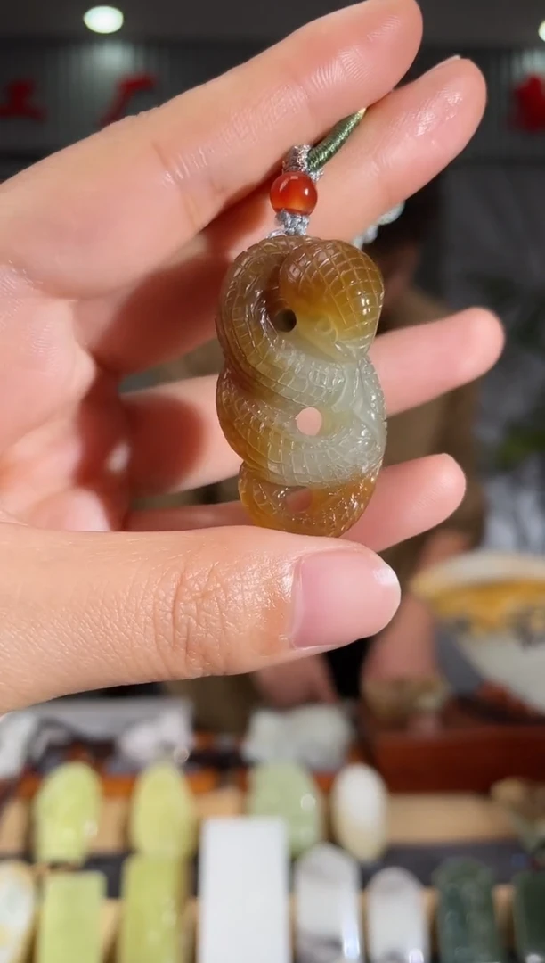 【闪购商品】和田玉（糖玉）颈饰未镶嵌拍一发一 多样性发货