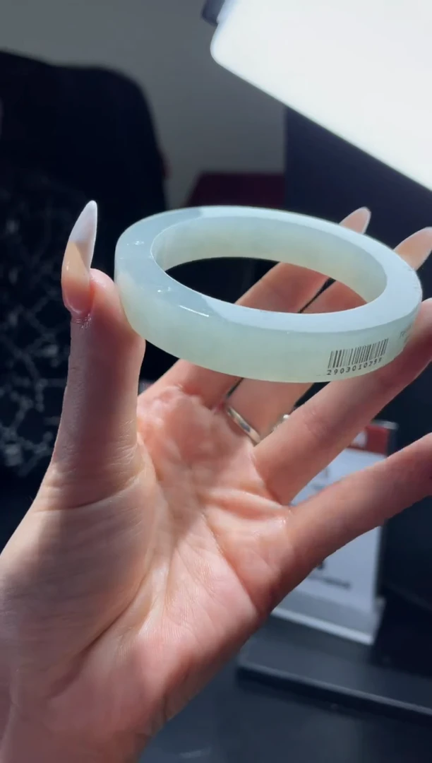 【闪购商品】定制翡翠手镯未镶嵌DDH88508