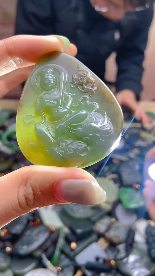 颈饰未镶嵌和田玉1