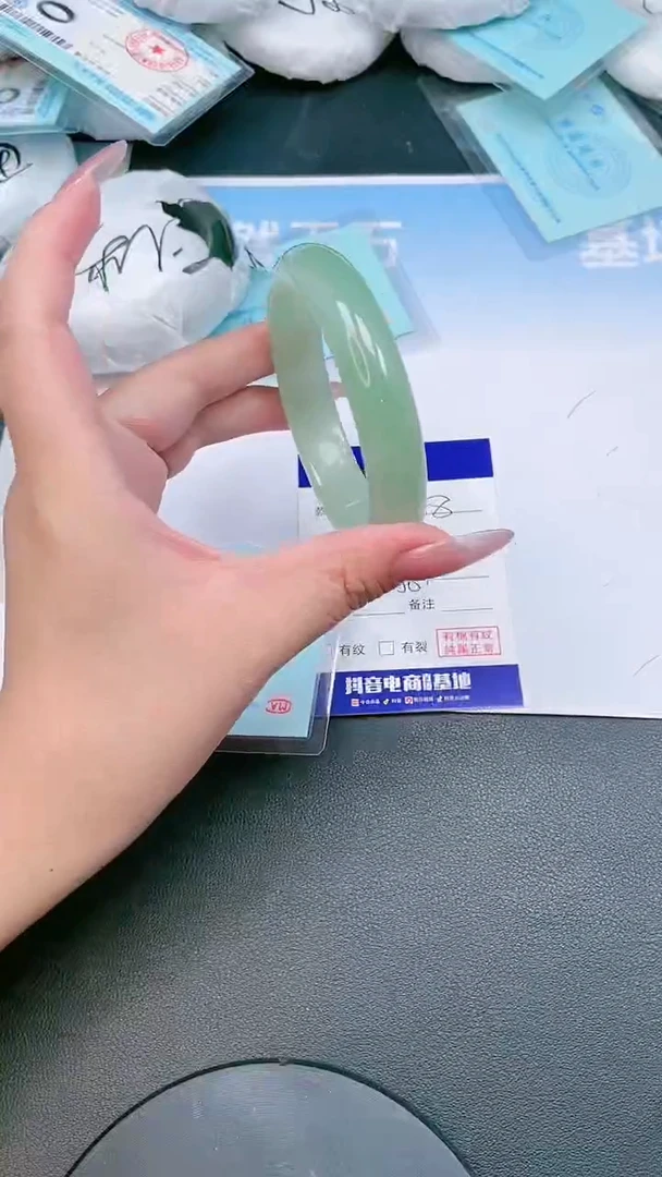 未镶嵌手镯石英质玉29T158-56