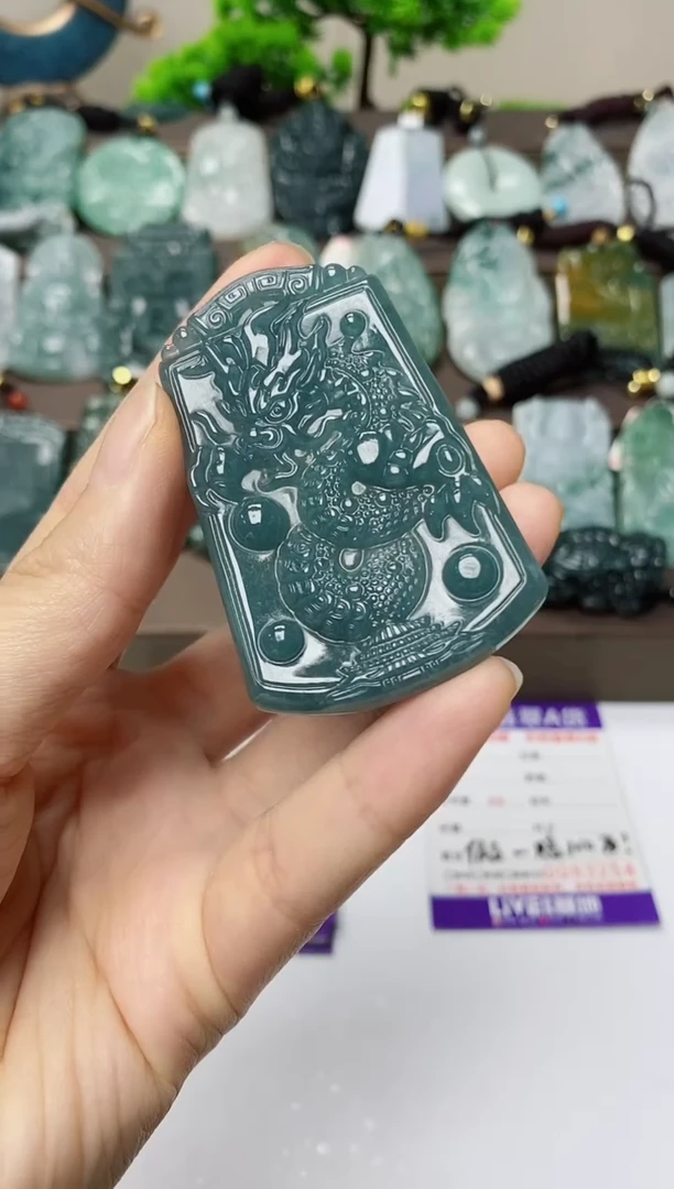 翡翠未镶嵌颈饰