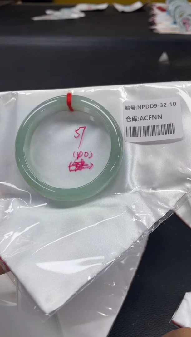 未镶嵌手镯翡翠翡翠手镯