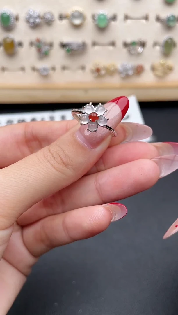 【闪购商品】翡翠戒指银S925镶嵌一物一证一礼盒