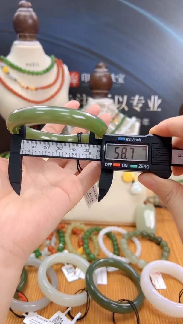未镶嵌手镯和田玉多样性拍一发一cg