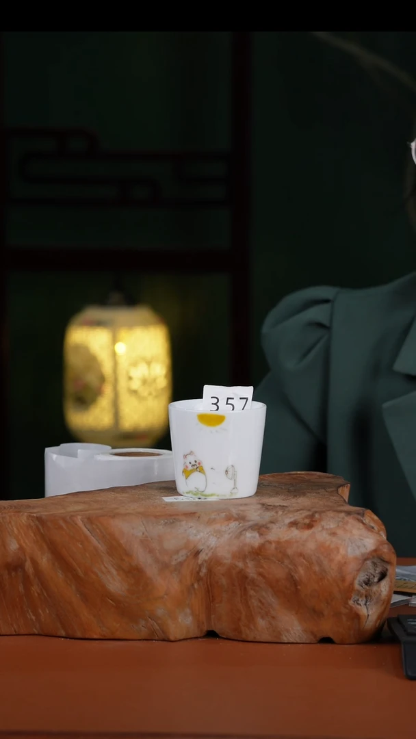 摆件景德镇高温釉中彩猪口杯直径7高6.5