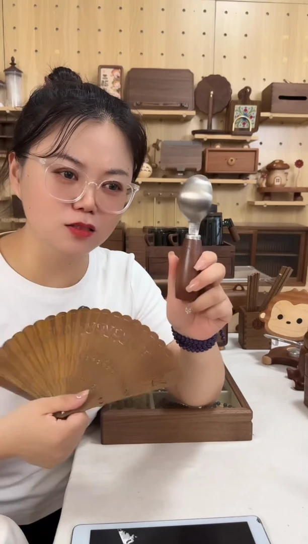 木黑胡桃木冰淇淋勺子