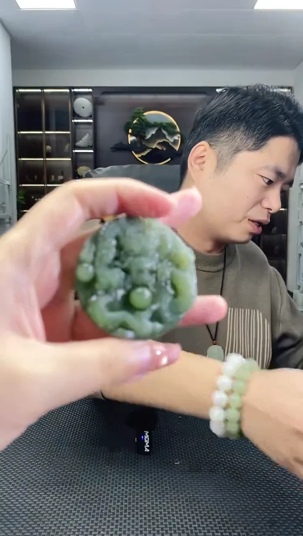 颈饰未镶嵌和田玉龙牌清货1