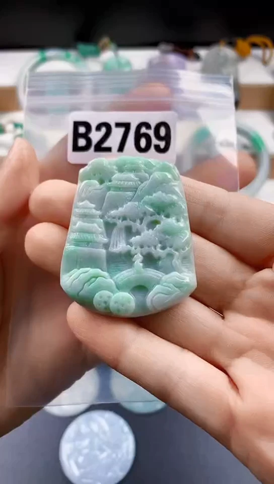 颈饰未镶嵌翡翠天然翡翠吊坠挂件