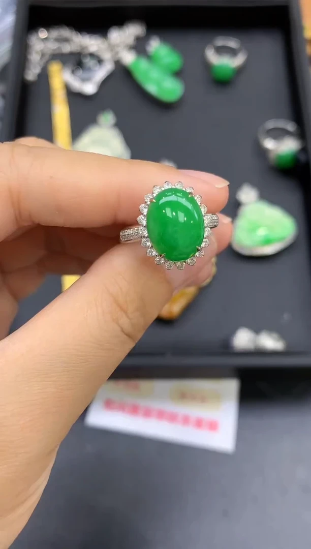 18K金镶嵌戒指翡翠760-中国好珍宝