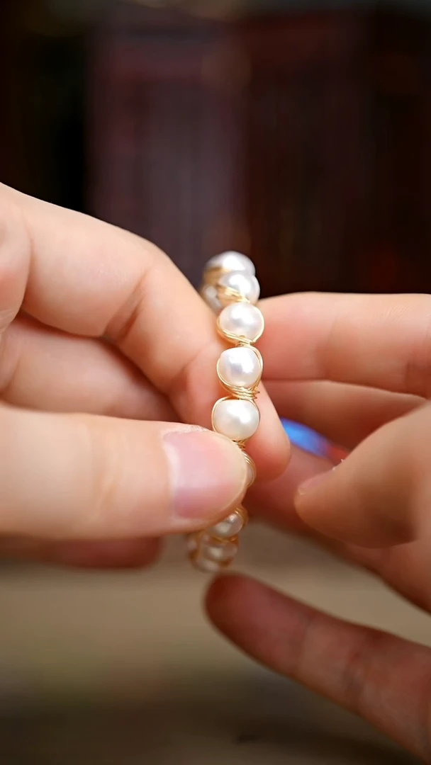 刺绣黔东南苗族刺绣白珍珠手链