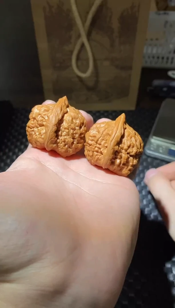 把件文玩核桃洛*微微修金字塔39