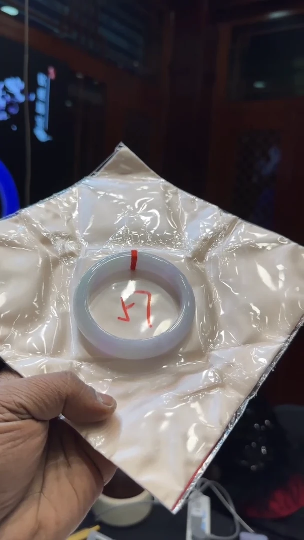 【闪购商品】翡翠手镯未镶嵌手镯