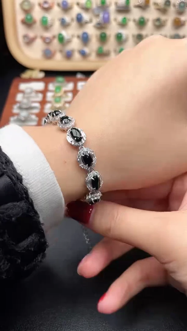 未镶嵌戒指翡翠一物一证一礼盒