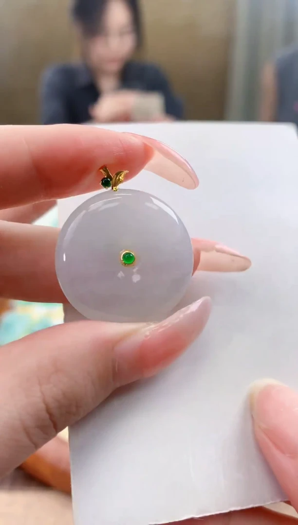 颈饰18K金镶嵌翡翠天然A货翡翠挂件