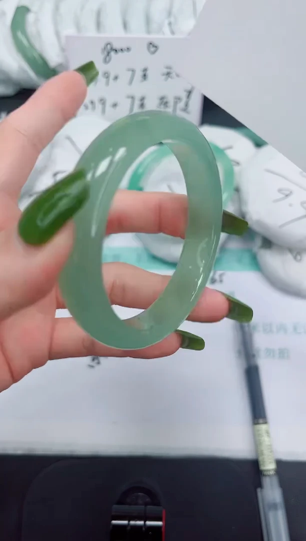 石英岩玉手镯未镶嵌123/56