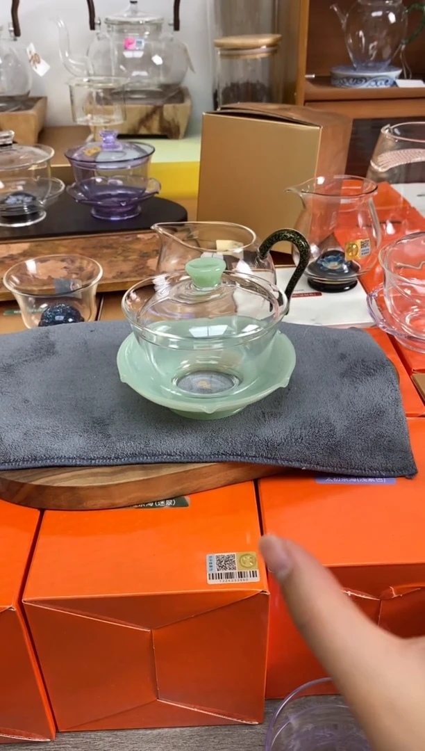 沁莲盖碗浅玉色样品
