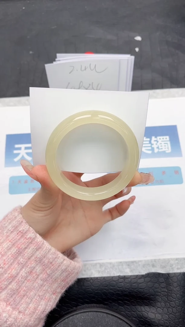 【闪购商品】石英质玉手镯未镶嵌O333-55.5