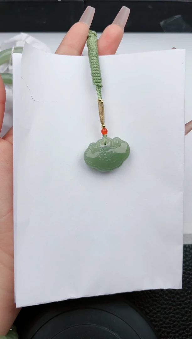 【闪购商品】和田玉颈饰未镶嵌锁微色差T