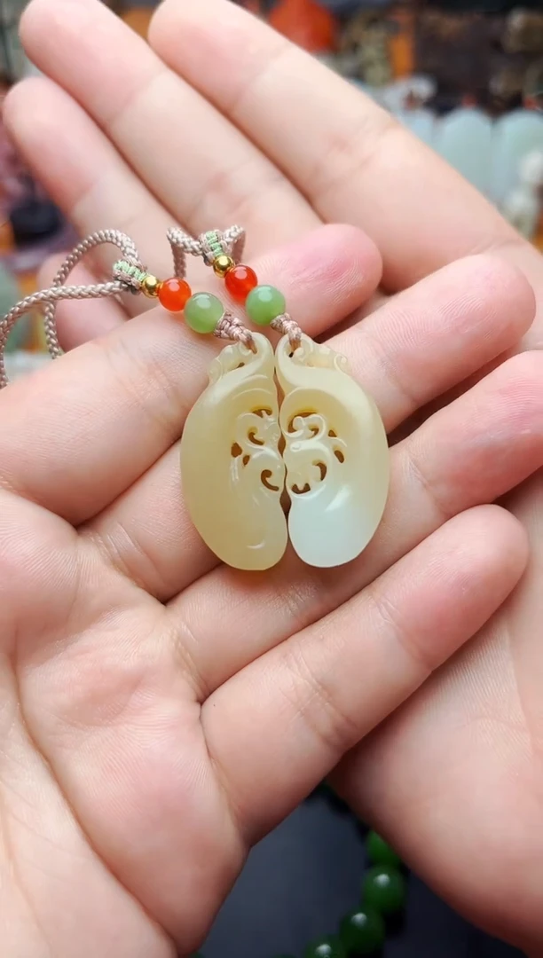 【闪购商品】和田玉颈饰未镶嵌龙凤对一对01