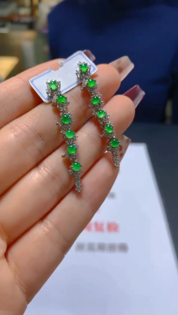 未镶嵌翡翠耳饰多样性发一