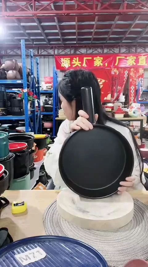 明显瑕疵25.5黑色手把煎锅不带盖