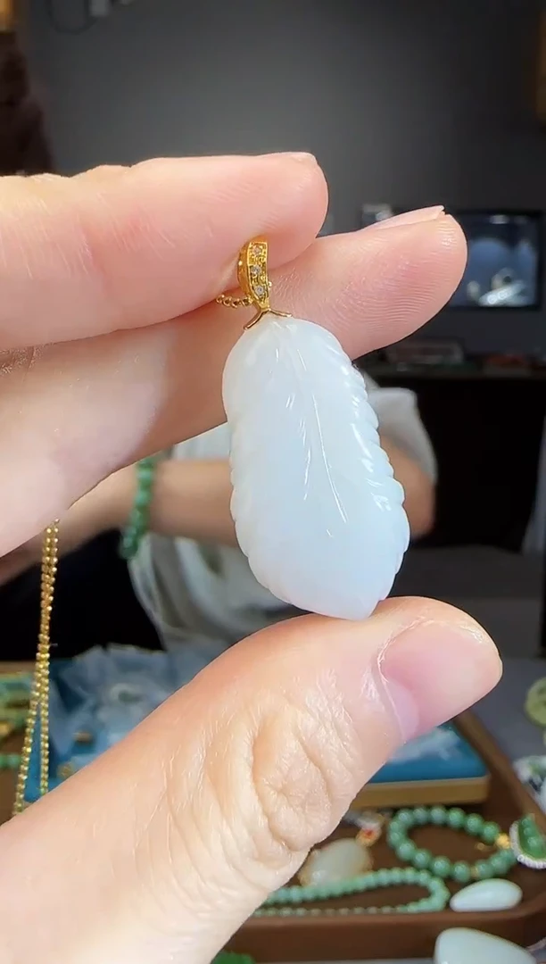 和田玉18K金镶嵌吊坠(不含链)1
