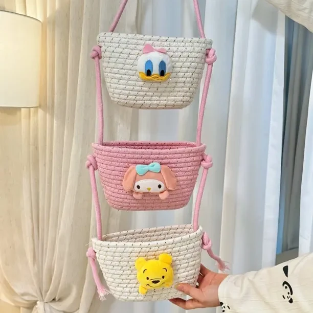【新疆直发】卡通三欧丽维尼熊联名三层挂篮化妆品收纳筐家居壁挂式
