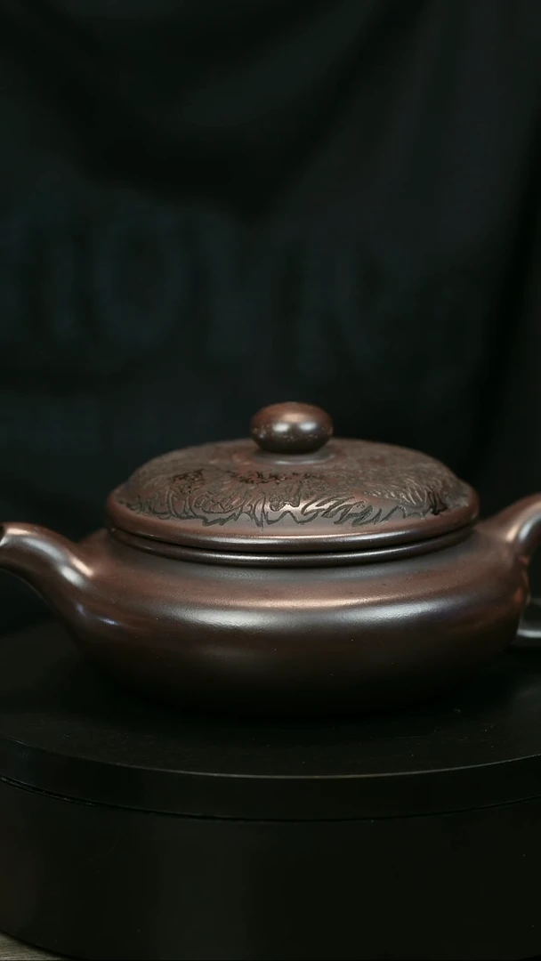茶壶紫砂H1957李传荣紫泥龙刻扁腹