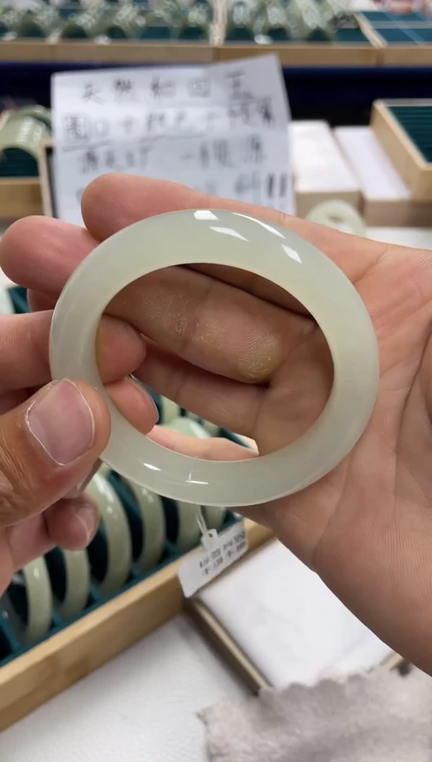 未镶嵌手镯和田玉?****誰和田玉手镯 27009