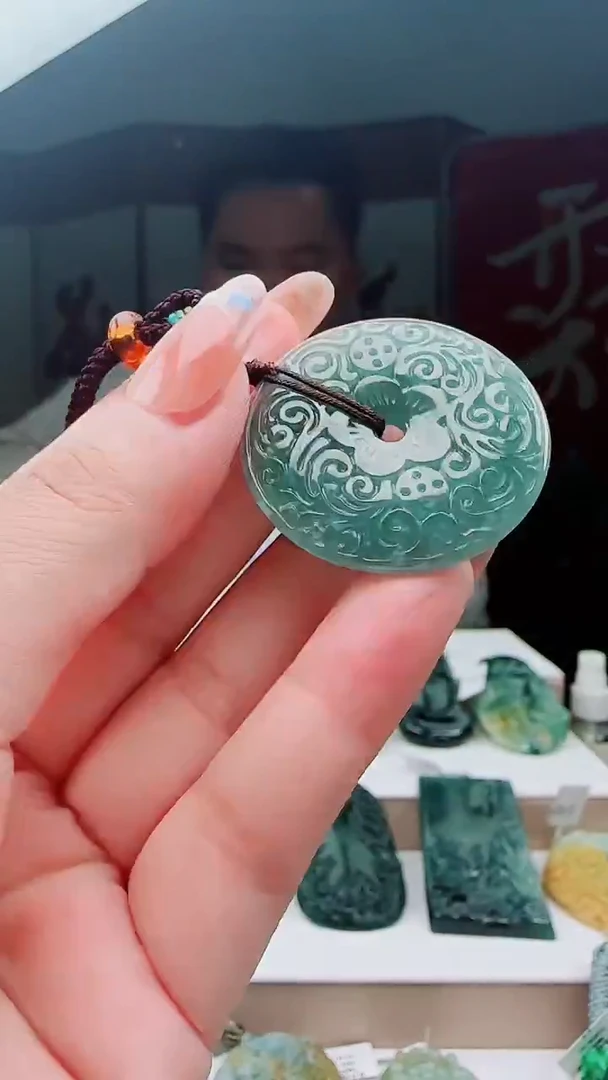 颈饰未镶嵌翡翠多样性发其一79396    平安扣
